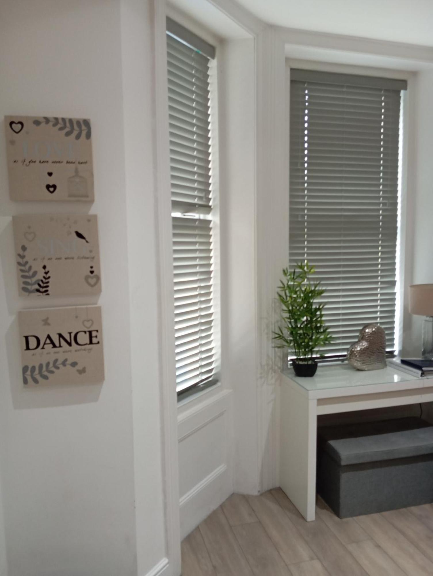 Stylish Apartment In Victorian Conversion Free Parking & Private Patio Close To Beach Town Centre & Bic Bournemouth Eksteriør bilde