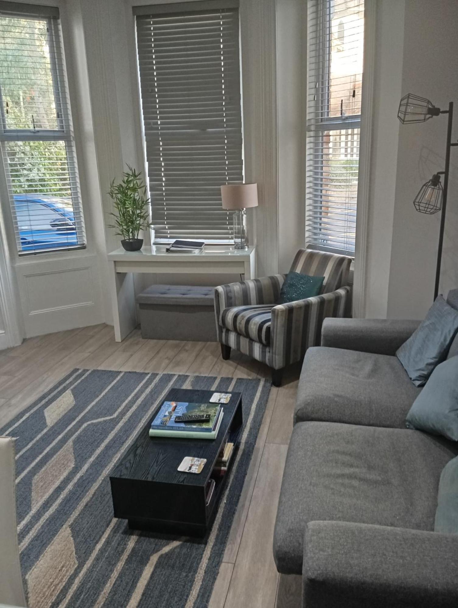 Stylish Apartment In Victorian Conversion Free Parking & Private Patio Close To Beach Town Centre & Bic Bournemouth Eksteriør bilde