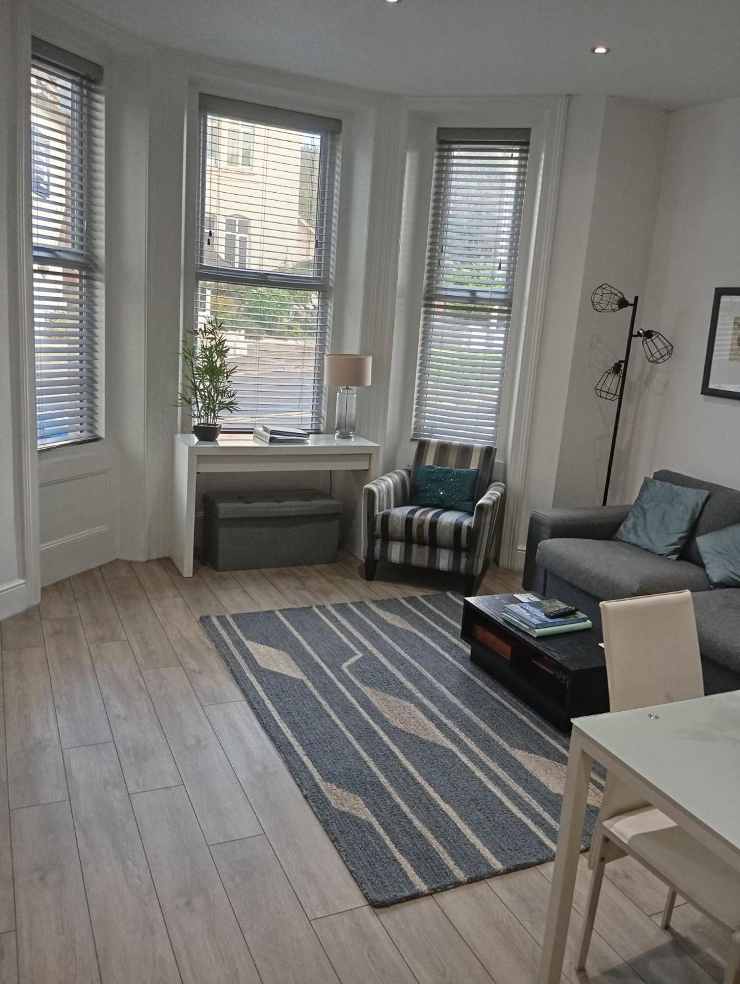 Stylish Apartment In Victorian Conversion Free Parking & Private Patio Close To Beach Town Centre & Bic Bournemouth Eksteriør bilde