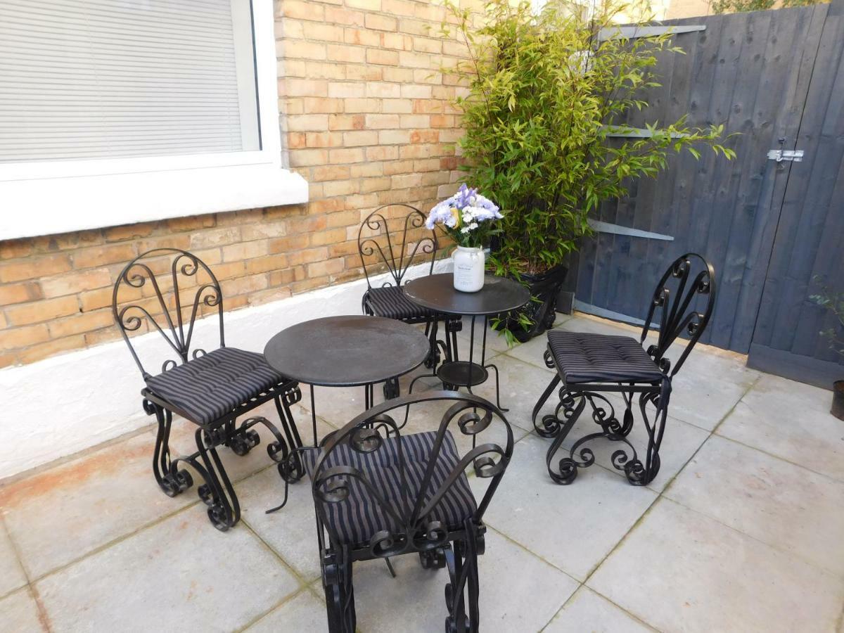 Stylish Apartment In Victorian Conversion Free Parking & Private Patio Close To Beach Town Centre & Bic Bournemouth Eksteriør bilde