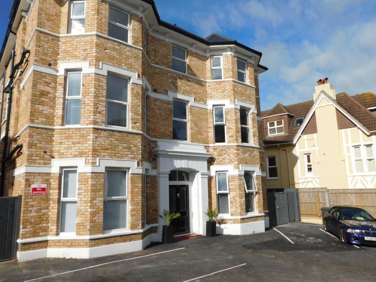 Stylish Apartment In Victorian Conversion Free Parking & Private Patio Close To Beach Town Centre & Bic Bournemouth Eksteriør bilde